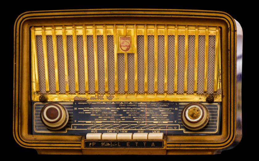 radio w stylu retro